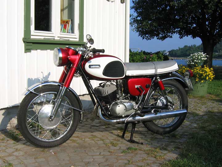 Yamaha-YM1-66-1.jpg