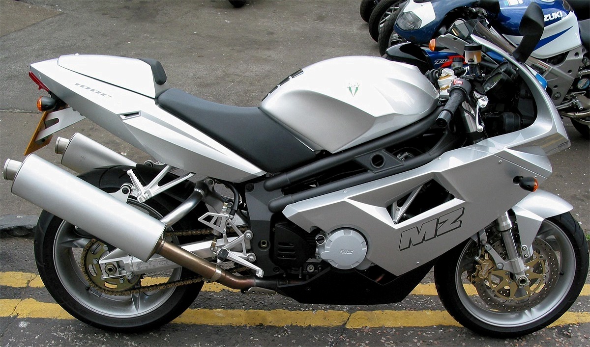 s1000far.jpg